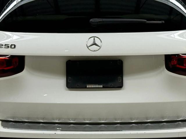 2023 Mercedes-Benz GLB 250