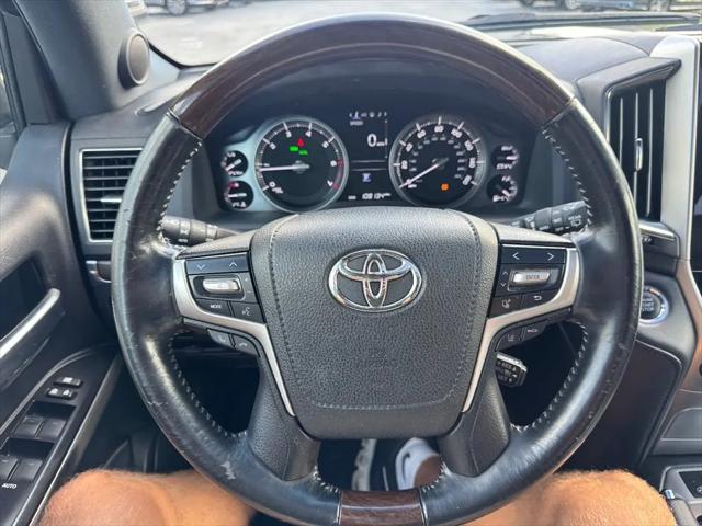 2019 Toyota Land Cruiser V8