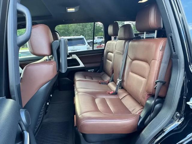2019 Toyota Land Cruiser V8