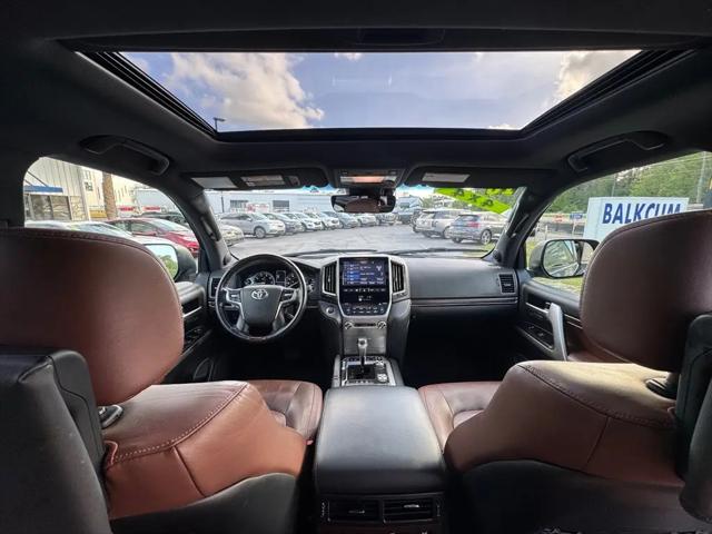 2019 Toyota Land Cruiser V8