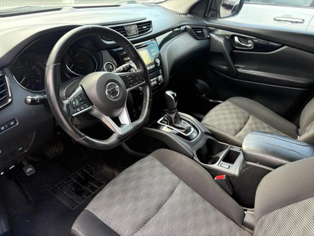 2017 Nissan Rogue Sport SV