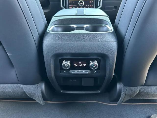 2026 GMC Acadia AT4 AWD