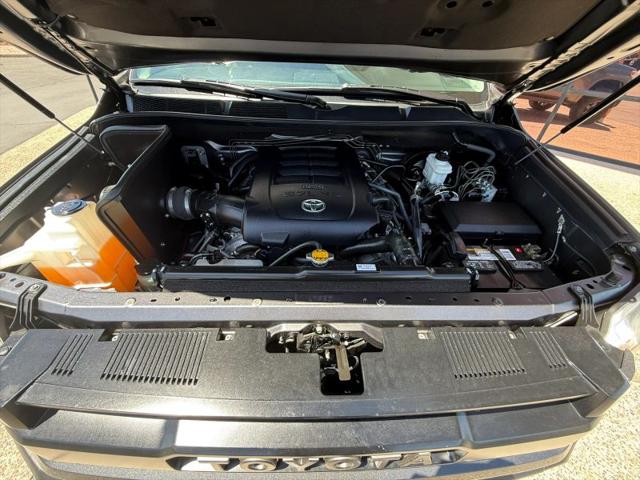2017 Toyota Tundra SR5 5.7L V8