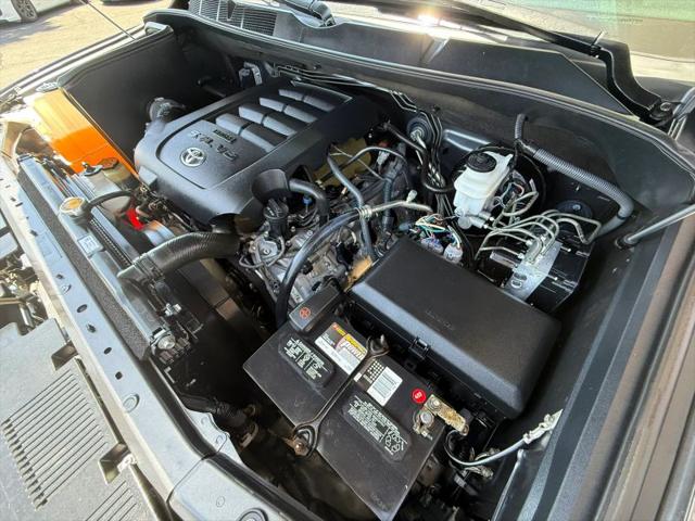 2017 Toyota Tundra SR5 5.7L V8