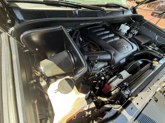 2017 Toyota Tundra SR5 5.7L V8