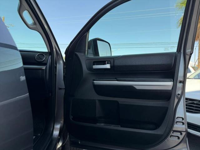 2017 Toyota Tundra SR5 5.7L V8