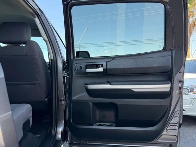 2017 Toyota Tundra SR5 5.7L V8
