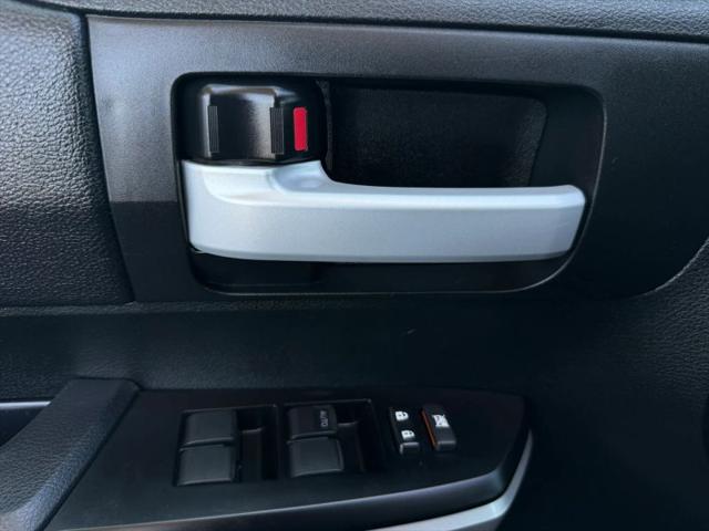 2017 Toyota Tundra SR5 5.7L V8