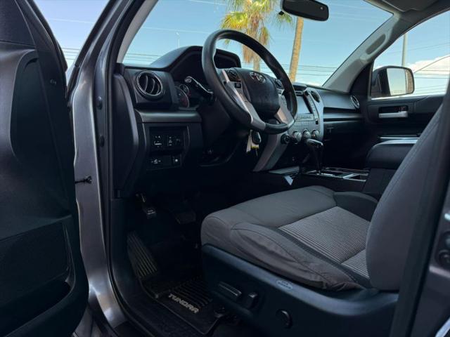 2017 Toyota Tundra SR5 5.7L V8