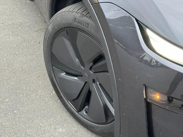 2026 Tesla Model Y Premium Rear-Wheel Drive