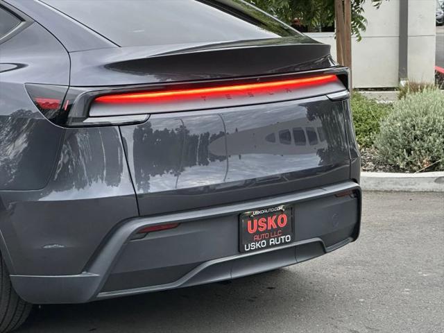 2026 Tesla Model Y Premium Rear-Wheel Drive