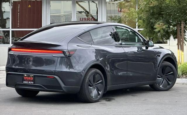 2026 Tesla Model Y Premium Rear-Wheel Drive