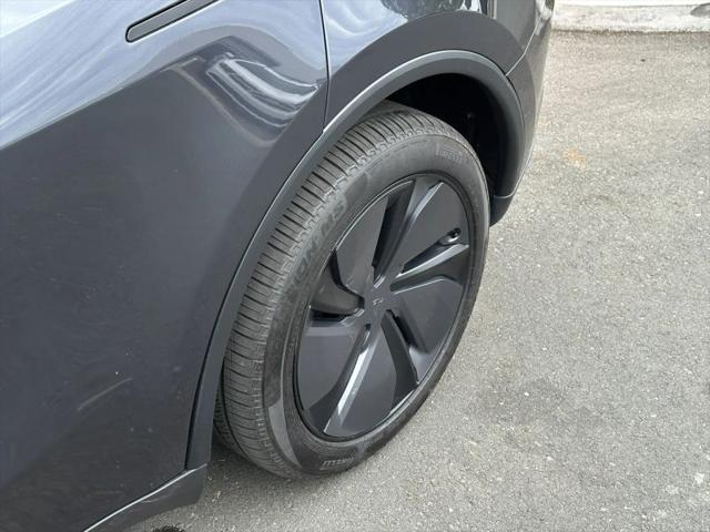 2026 Tesla Model Y Premium Rear-Wheel Drive