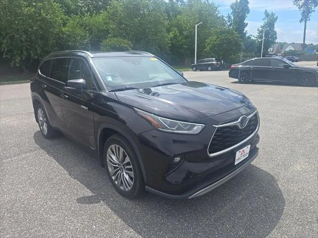 2021 Toyota Highlander Hybrid Platinum