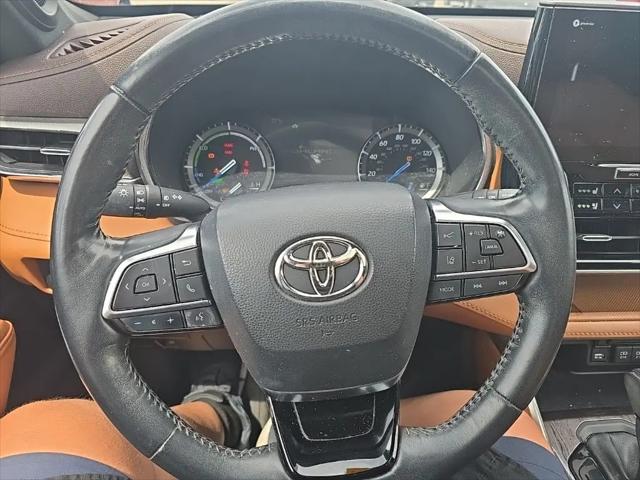 2021 Toyota Highlander Hybrid Platinum