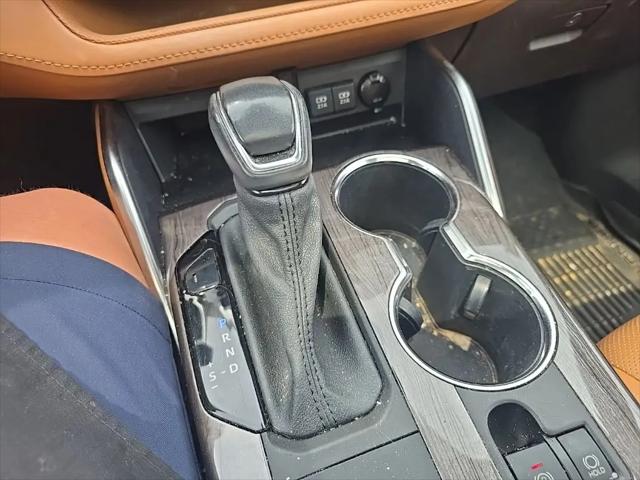 2021 Toyota Highlander Hybrid Platinum