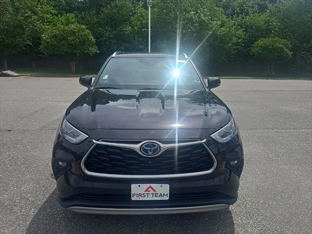 2021 Toyota Highlander Hybrid Platinum