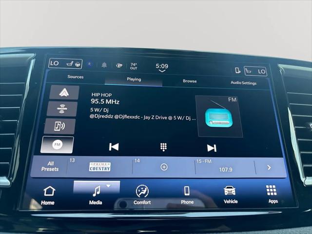 2025 Chrysler Pacifica Select