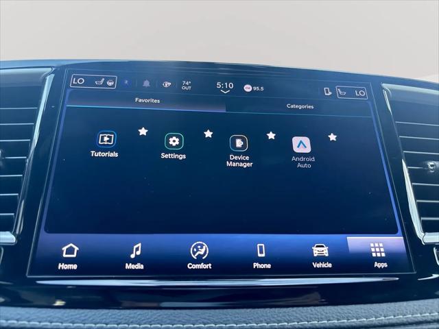 2025 Chrysler Pacifica Select