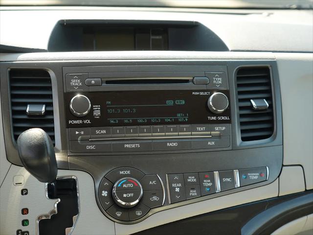 2014 Toyota Sienna LE