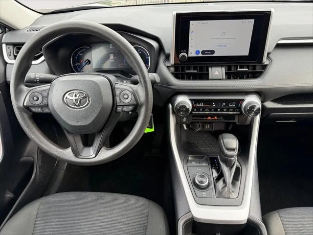 2025 Toyota RAV4 Hybrid LE