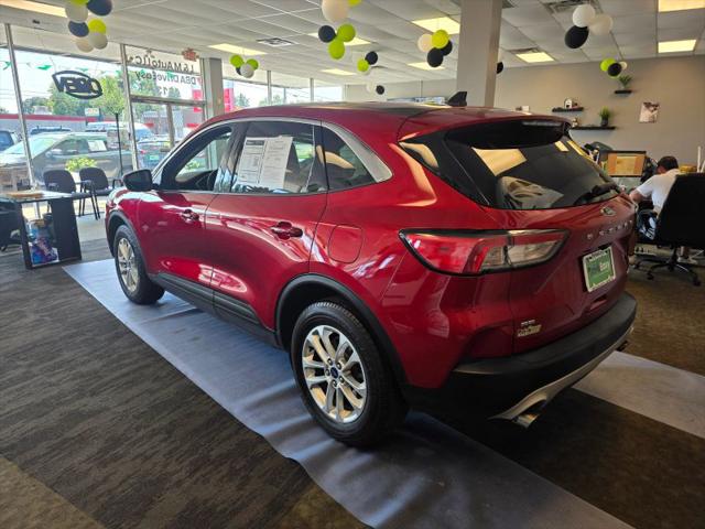 2020 Ford Escape SE