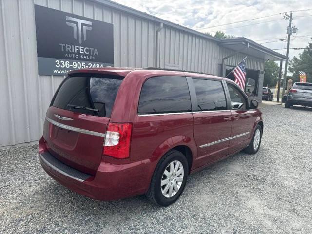 2014 Chrysler Town & Country Touring