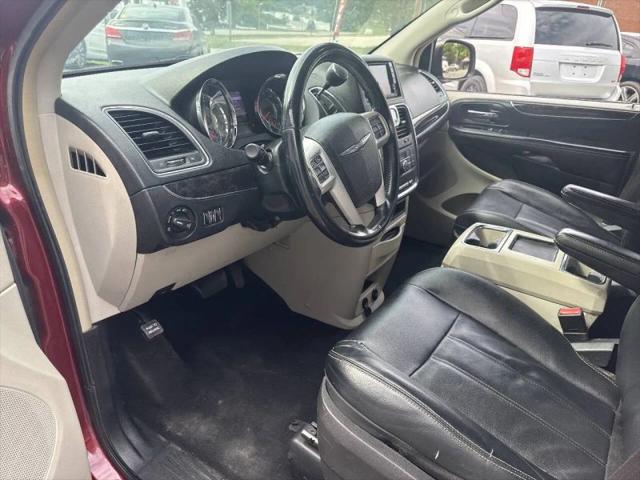 2014 Chrysler Town & Country Touring