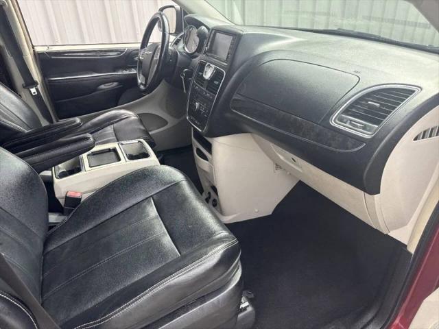 2014 Chrysler Town & Country Touring