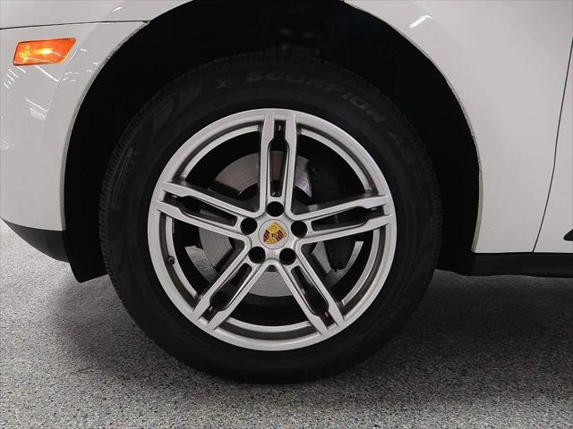 2017 Porsche Macan Macan