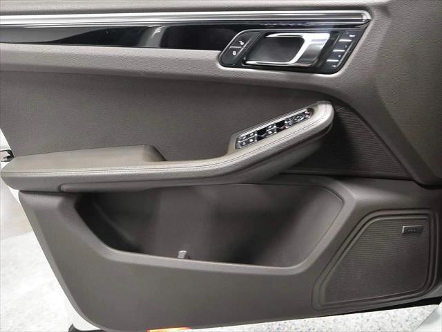 2017 Porsche Macan Macan