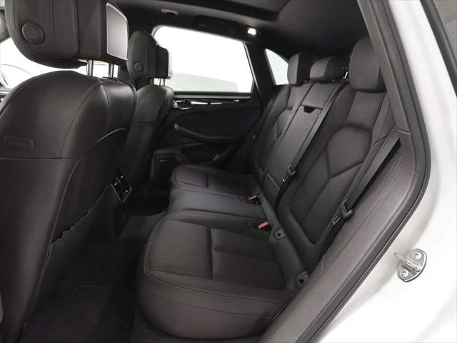 2017 Porsche Macan Macan