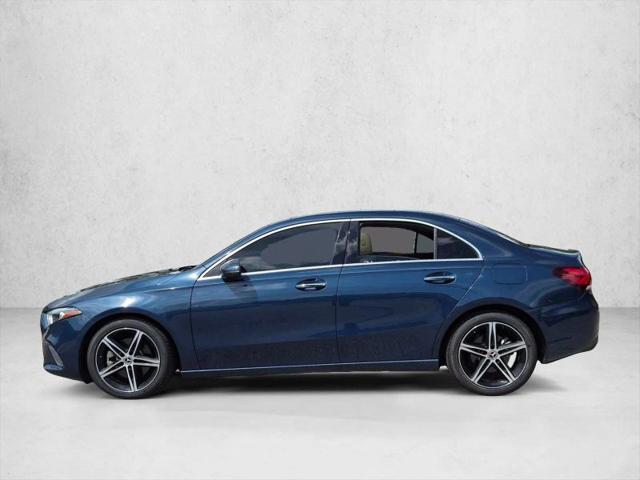 2021 Mercedes-Benz A 220 A 220
