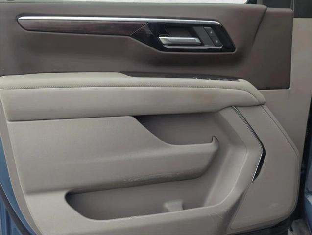 2025 Chevrolet Suburban 4WD LS