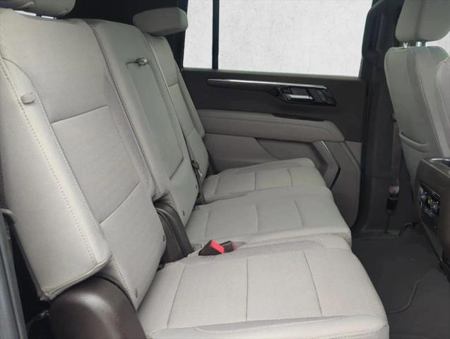 2025 Chevrolet Suburban 4WD LS