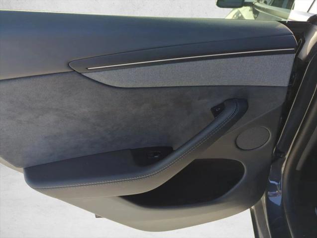 2026 Tesla Model Y Premium Rear-Wheel Drive