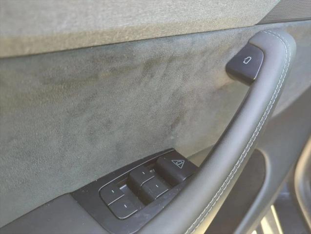 2026 Tesla Model Y Premium Rear-Wheel Drive