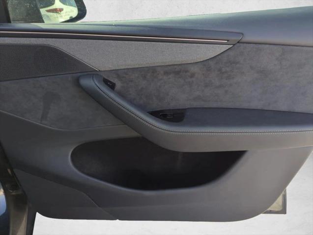 2026 Tesla Model Y Premium Rear-Wheel Drive
