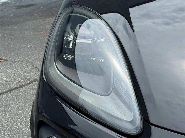 2023 Porsche Cayenne Platinum Edition
