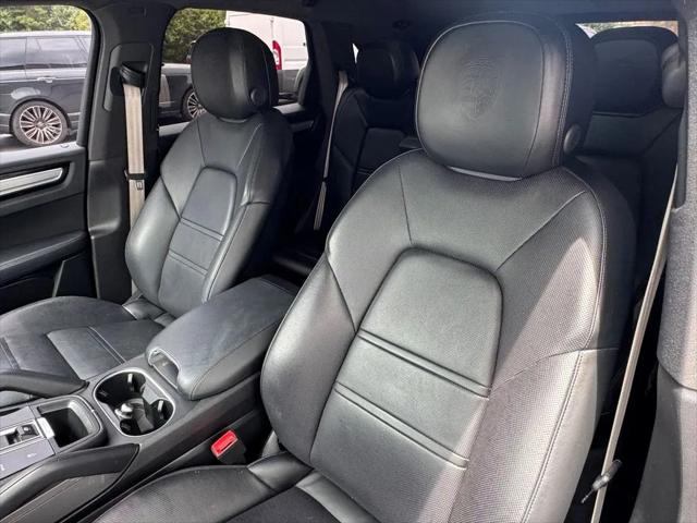 2023 Porsche Cayenne Platinum Edition