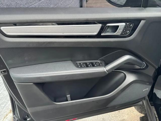 2023 Porsche Cayenne Platinum Edition