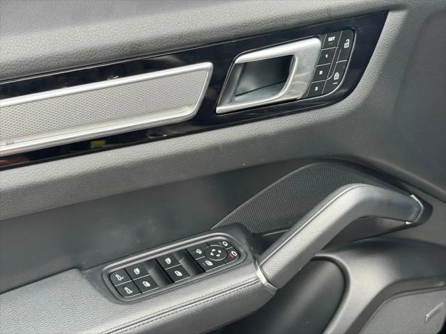 2023 Porsche Cayenne Platinum Edition