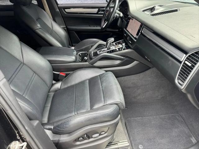 2023 Porsche Cayenne Platinum Edition