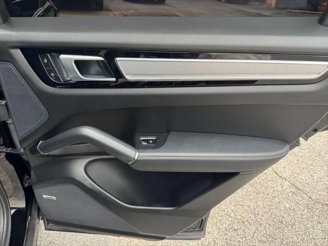 2023 Porsche Cayenne Platinum Edition