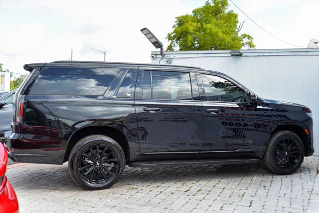 2023 Cadillac Escalade ESV 4WD Luxury