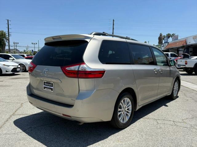 2015 Toyota Sienna XLE 8 Passenger