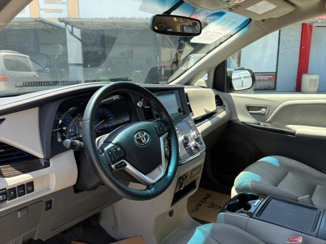 2015 Toyota Sienna XLE 8 Passenger