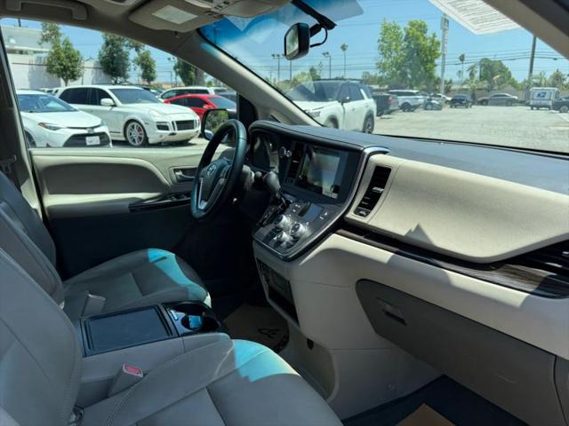 2015 Toyota Sienna XLE 8 Passenger