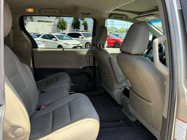 2015 Toyota Sienna XLE 8 Passenger