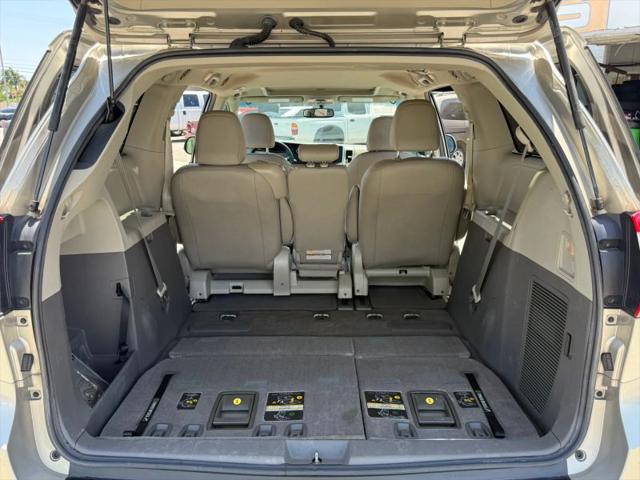 2015 Toyota Sienna XLE 8 Passenger